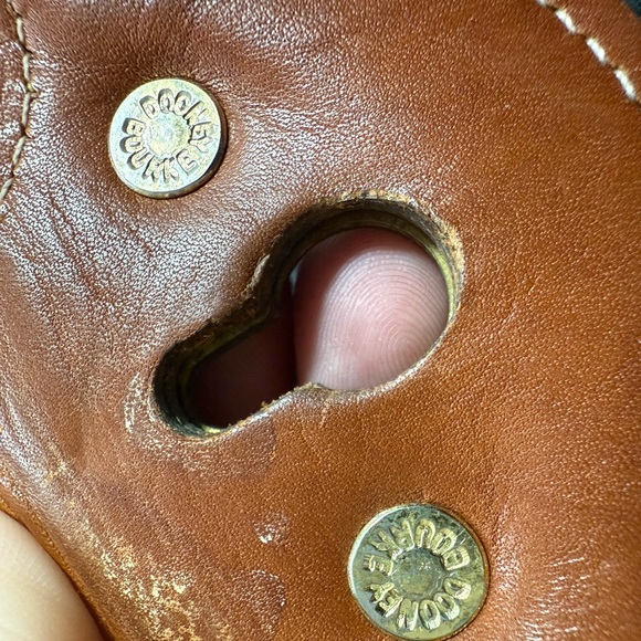 Vintage 1980-1990s Dooney & Bourke oversized shoulder bag. - Picture 13 of 15